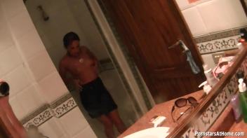 Wetlook In Paradise Screencap 81 on www.sinx.com