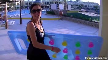 Wetlook In Paradise Screencap 11 on www.sinx.com