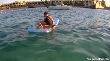 Wetlook In Paradise Screencap 17 on www.sinx.com