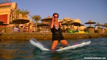 Wetlook In Paradise Screencap 26 on www.sinx.com