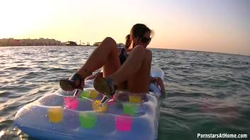 Wetlook In Paradise Screencap 29 on www.sinx.com