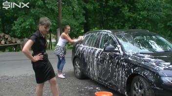 Catfight At The Carwash Screencap 12 on www.sinx.com