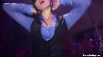 International Summer Lovin' Part 5 - Main Edit Screencap 13 on www.sinx.com