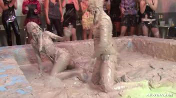 Miss Skinny Stuffed With Mud Screencap 66 on www.sinx.com