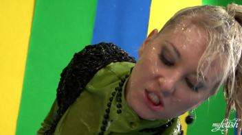 Gooey Flirtation Screencap 53 on www.sinx.com