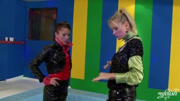 Gooey Flirtation Screencap 24 on www.sinx.com