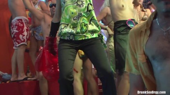 Bikini Beach Balls Part 6 - Cam 2 Screencap 99 on www.sinx.com