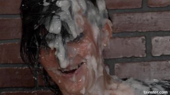 Chick with huge tits getting slimewaved Screencap 92 on www.sinx.com