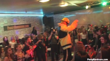 Party Hardcore Gone Crazy Vol. 31 Part 1 - Cam 2 Screencap 40 on www.sinx.com