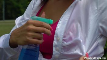 Post Rollerblading Wet-Down Screencap 19 on www.sinx.com