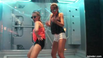 I can see your bra Screencap 40 on www.sinx.com