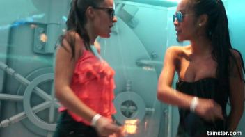 I can see your bra Screencap 42 on www.sinx.com