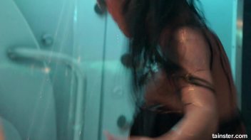 I can see your bra Screencap 44 on www.sinx.com