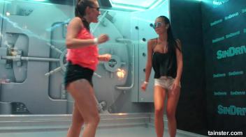 I can see your bra Screencap 48 on www.sinx.com