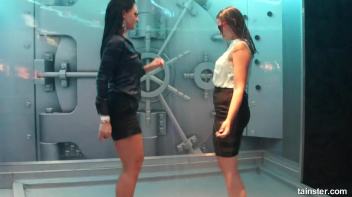 I can see your bra Screencap 64 on www.sinx.com