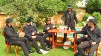 Bibi Fox on the Run Screencap 1 on www.sinx.com