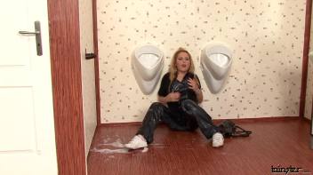 Jersie's Mounds Covered In Cum Screencap 48 on www.sinx.com