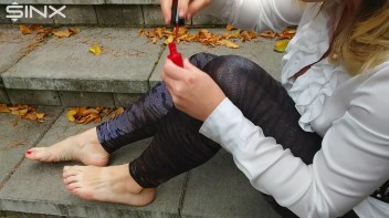 Blonde Babe Paints Her Nails Screencap 15 on www.sinx.com