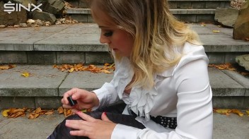 Blonde Babe Paints Her Nails Screencap 26 on www.sinx.com