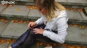 Blonde Babe Paints Her Nails Screencap 29 on www.sinx.com