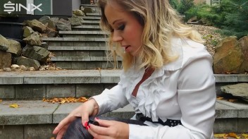 Blonde Babe Paints Her Nails Screencap 34 on www.sinx.com