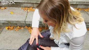 Blonde Babe Paints Her Nails Screencap 38 on www.sinx.com