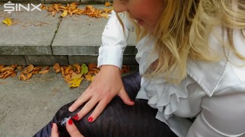 Blonde Babe Paints Her Nails Screencap 41 on www.sinx.com