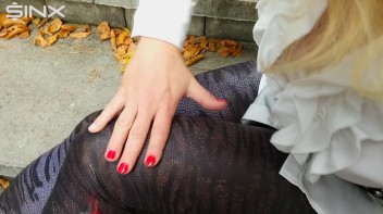 Blonde Babe Paints Her Nails Screencap 44 on www.sinx.com