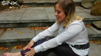 Blonde Babe Paints Her Nails Screencap 47 on www.sinx.com