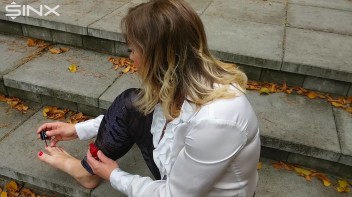 Blonde Babe Paints Her Nails Screencap 8 on www.sinx.com