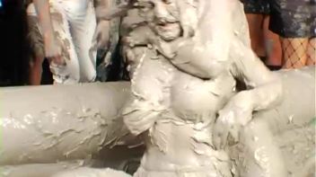 Spilled Drink Leads To Fight Screencap 85 on www.sinx.com