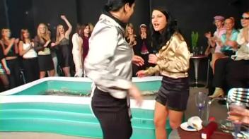 Spilled Drink Leads To Fight Screencap 9 on www.sinx.com