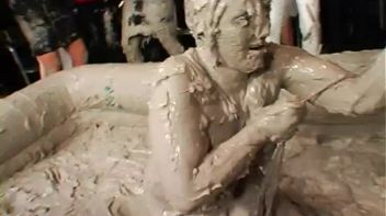 Spilled Drink Leads To Fight Screencap 95 on www.sinx.com