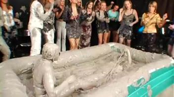 Spilled Drink Leads To Fight Screencap 98 on www.sinx.com