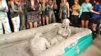 Spilled Drink Leads To Fight Screencap 101 on www.sinx.com