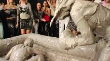 Spilled Drink Leads To Fight Screencap 103 on www.sinx.com