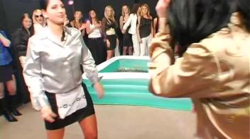 Spilled Drink Leads To Fight Screencap 12 on www.sinx.com