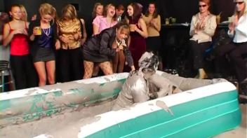 Spilled Drink Leads To Fight Screencap 26 on www.sinx.com