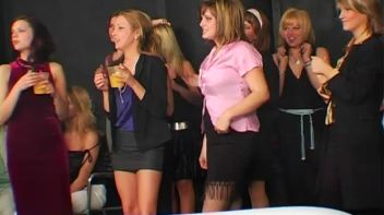 Spilled Drink Leads To Fight Screencap 3 on www.sinx.com