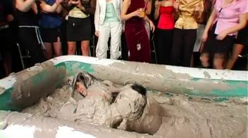 Spilled Drink Leads To Fight Screencap 31 on www.sinx.com