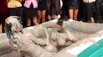 Spilled Drink Leads To Fight Screencap 33 on www.sinx.com