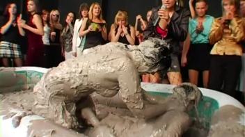 Spilled Drink Leads To Fight Screencap 39 on www.sinx.com