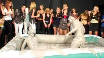 Spilled Drink Leads To Fight Screencap 43 on www.sinx.com