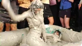 Spilled Drink Leads To Fight Screencap 47 on www.sinx.com