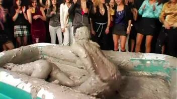 Spilled Drink Leads To Fight Screencap 48 on www.sinx.com