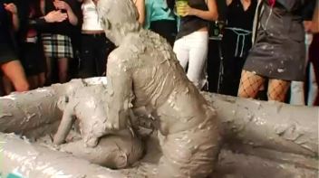 Spilled Drink Leads To Fight Screencap 56 on www.sinx.com