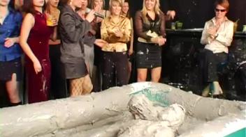 Spilled Drink Leads To Fight Screencap 57 on www.sinx.com