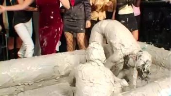 Spilled Drink Leads To Fight Screencap 58 on www.sinx.com