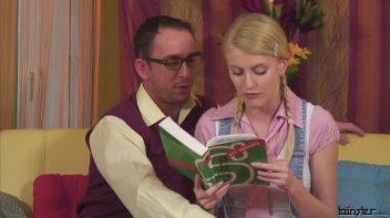 Club Cutie Piss Live Show Screencap 21 on www.sinx.com