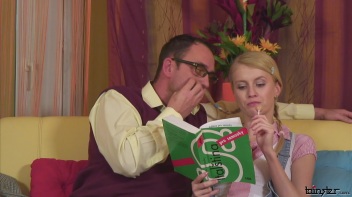 Club Cutie Piss Live Show Screencap 22 on www.sinx.com